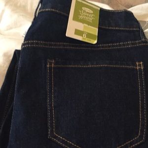 Old navy size 6 Capri dark denim